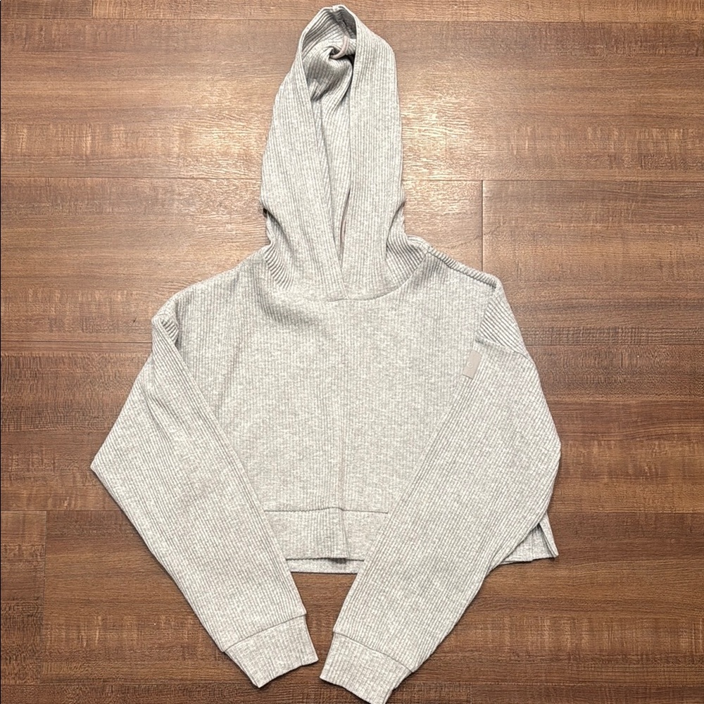 Alo Yoga muse hoodie size small